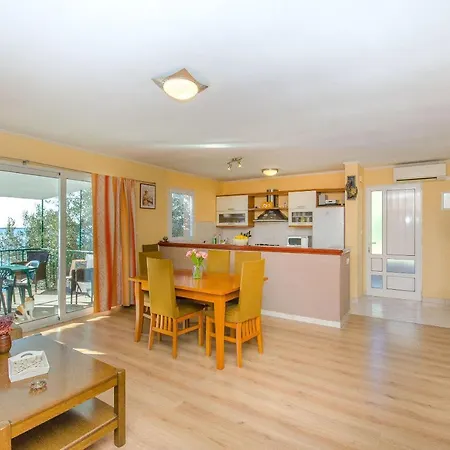 Ivan Apartment *
